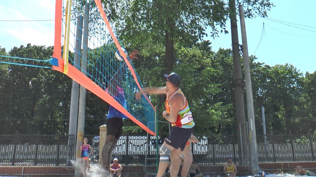 На старейшем стадионе Харькова прошел волейбольный чемпионат (фото)