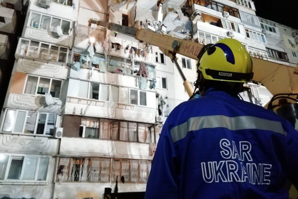 Жильцам разрушенной многоэтажки в Киеве пообещали оплатить новое жилье