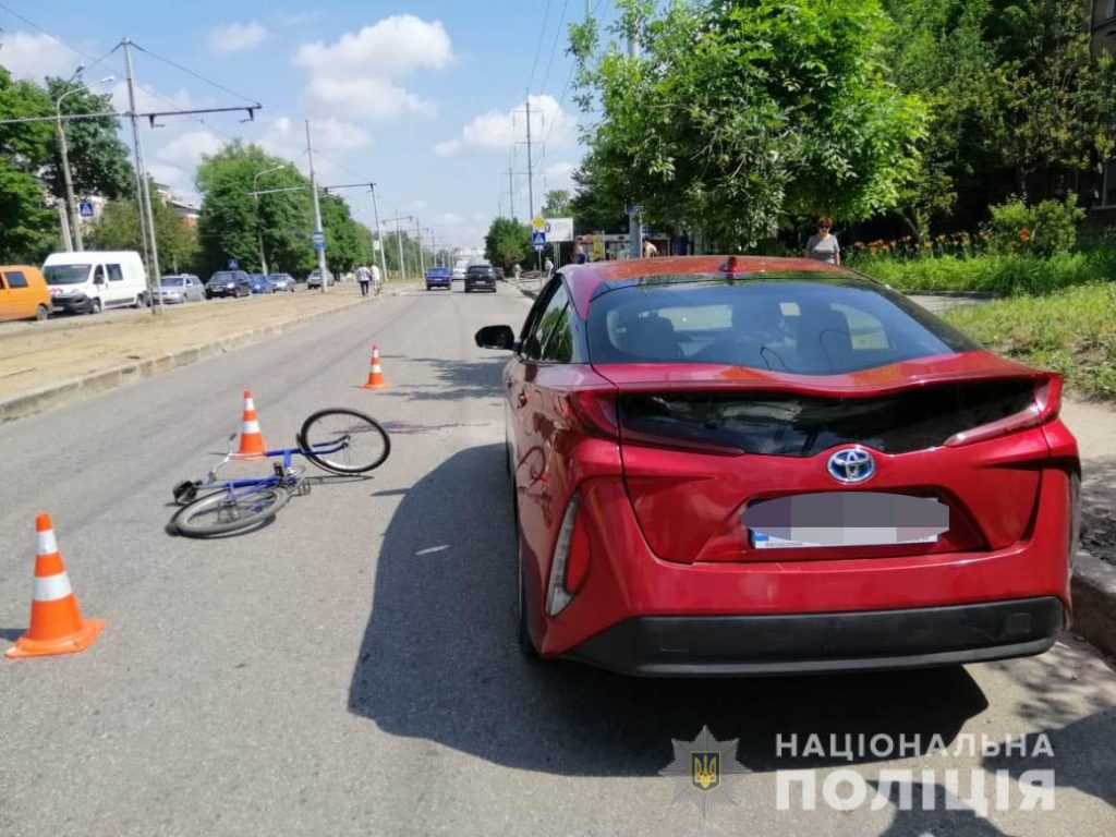 В Харькове велосипедист врезался в машину. Пострадавший умер в больнице (фото)