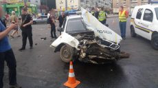 В Харькове устанавливают обстоятельства аварии с участием автомобиля полицейской охраны (фото)