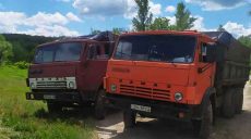 Три самосвала с «незаконным» песком задержали под Харьковом (фото)