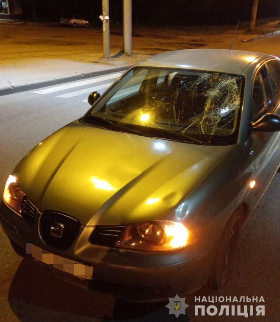 В Харькове водитель Seat Cordoba сбил на переходе двух пешеходов