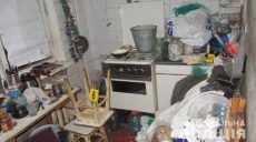 Мужчина из Харькова засыпал тела погибших родителей солью и попытался себя убить