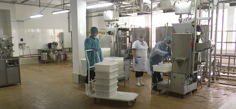 Харківська дитяча фабрика-кухня представила продукцію для дорослих (відео)
