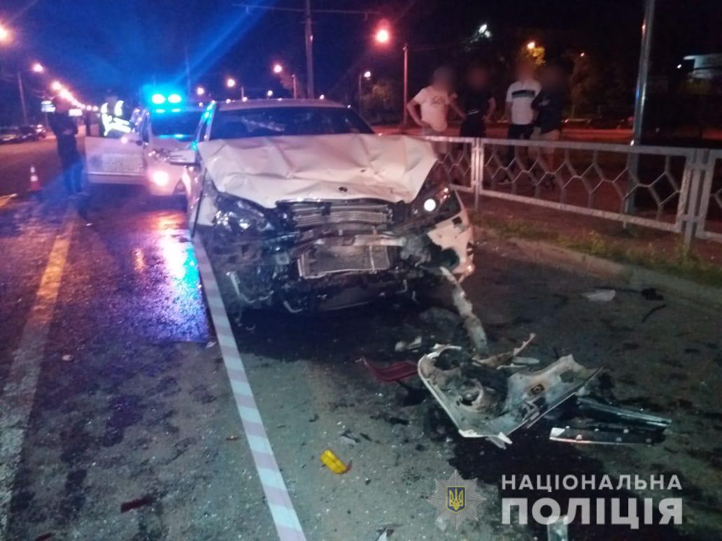 Полиция выясняет обстоятельства ДТП в Харькове, в котором пострадали четыре человека (фото)