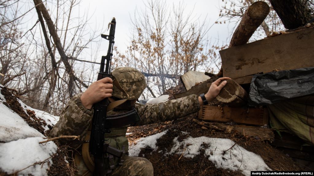 На Донбасі поранено одного українського військового