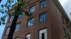 Из «чернобыльской» больницы в Харькове массово уходят врачи