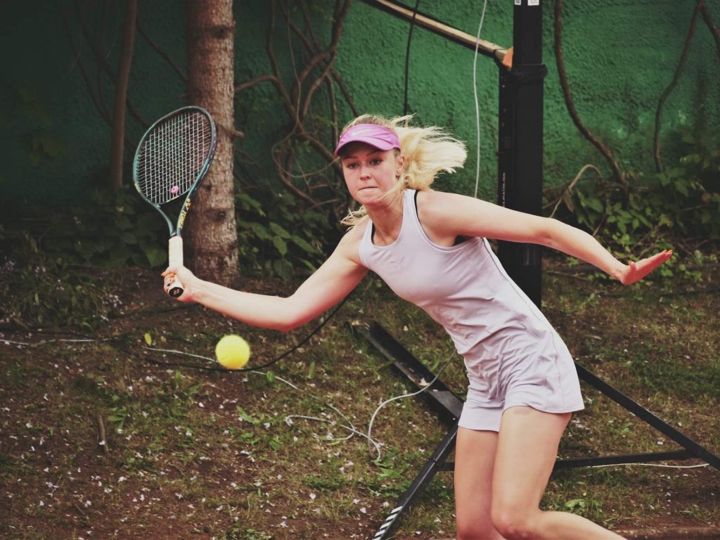 Харьковчанка дважды выиграла теннисный турнир в Польше (фото)