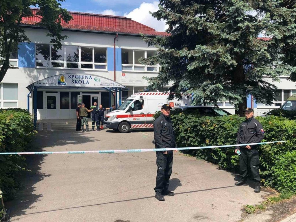 В Словакии мужчина с оружием ворвался в школу: один убитый, четверо раненых