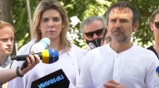«Я отхожу в сторону, вы со своим дерьмом – со мной», – Вакарчук