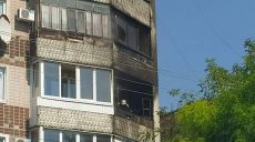 На Харьковщине окурок от сигареты поджег два балкона в жилом доме (фото)