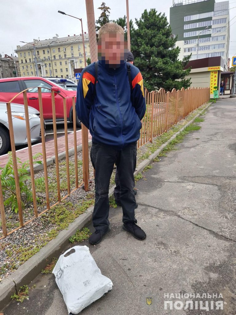 В Харькове полицейские оперативно задержали грабителя (фото)