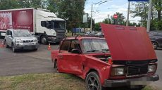 На Московском проспекте столкнулись ВАЗ 21074 и Nissan (фото)