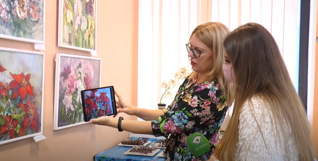 Харківська художниця презентувала картини з доповненою реальністю (відео)