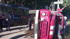 Полиция устанавливает виновника ДТП с участием водителей пожарной машины и трамвая (фото)
