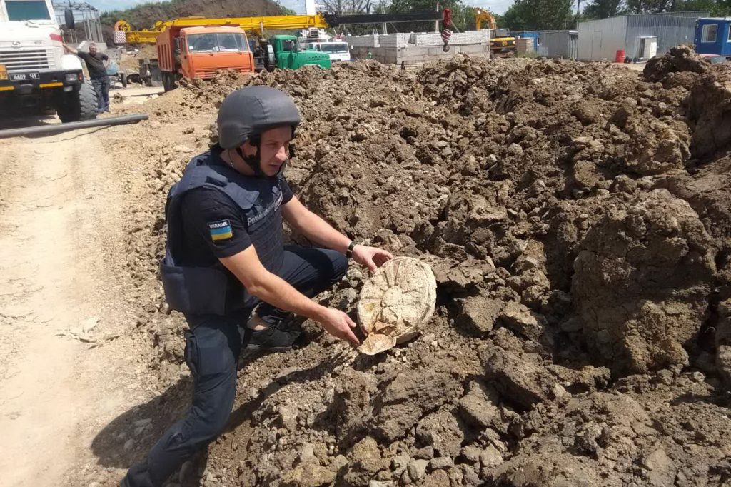 Пиротехники ГСЧС продолжают находить на Харьковщине боеприпасы времен Второй мировой