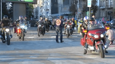 «Зшити країну воєдино»: учасники патріотичного мотопробігу дісталися Харківщини (відео)