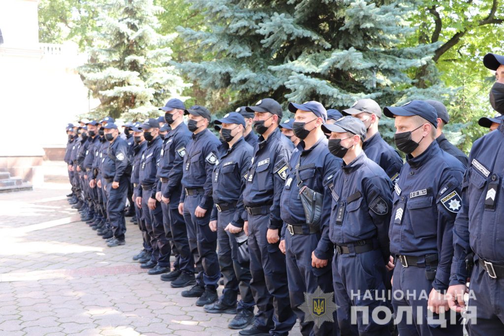 Харьковские полицейские прослушали инструктаж перед отправкой в зону ООС (видео)