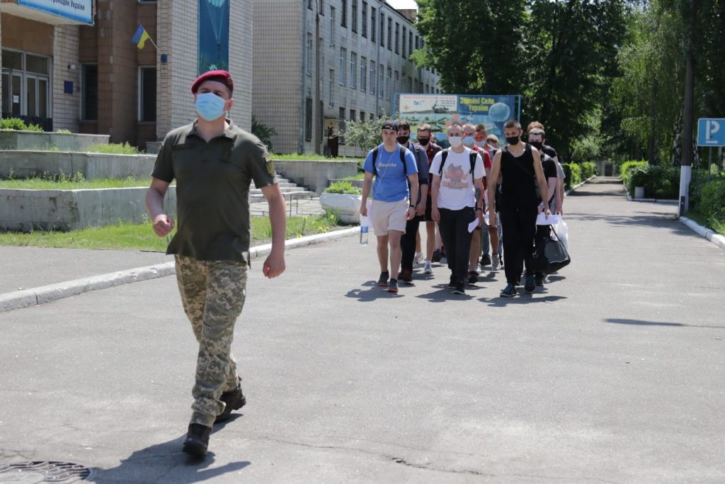 Военкоматы имеют право законно удерживать призывников на сборных пунктах три дня