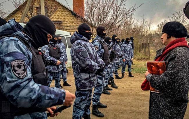 ФСБ задерживает крымско-татарских активистов