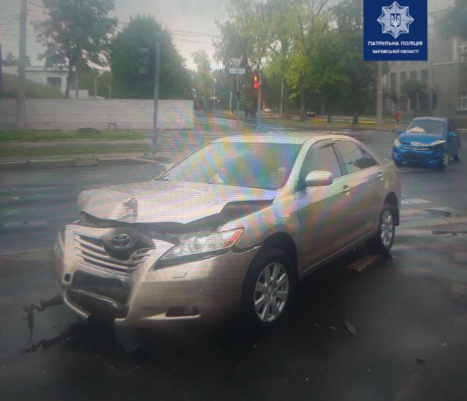 В Харькове в ДТП попали водители Toyota и Hyundai (фото)