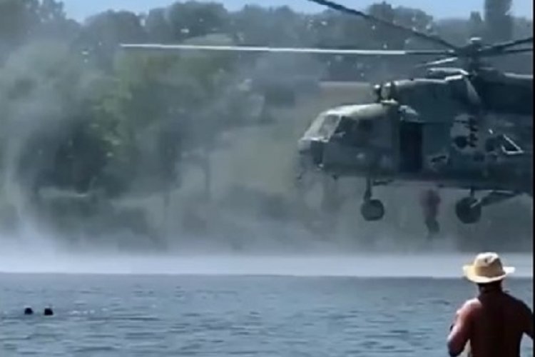 В водоем на Харьковщине высадились бойцы на вертолете (видео)