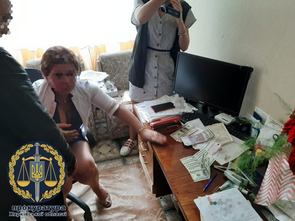 В Харькове председательницу военно-врачебной комиссии поймали на взяточничестве (фото)