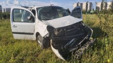 На Харківщині сталася аварія, постраждав водій автівки