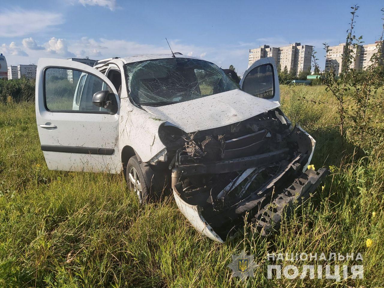 На Харківщині сталася аварія, постраждав водій автівки