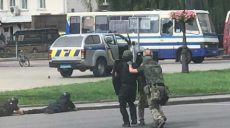 Подтверждения информации о взрывном устройстве, которым управляет дистанционно луцкий террорист, нет