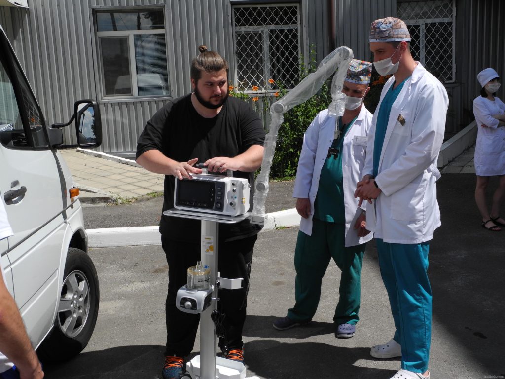 Две больницы в Харьковской области получили современные аппараты искусственной вентиляции легких
