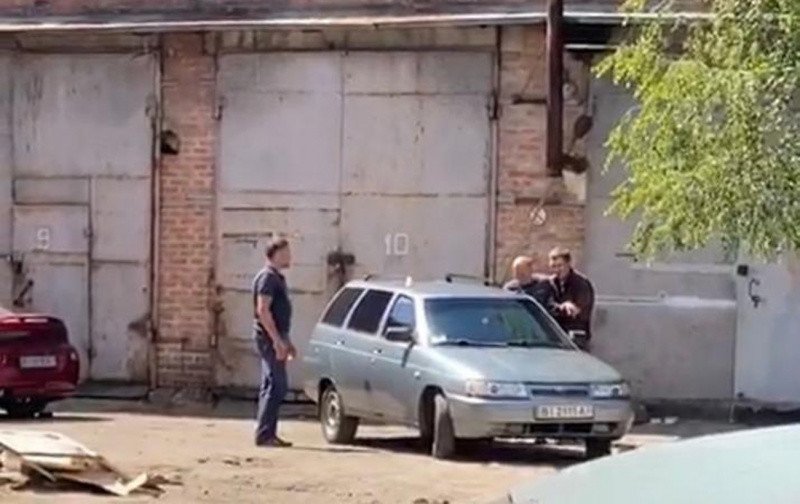Полтавского террориста еще не нашли — в МВД предупреждают, что он опасен (видео)