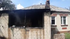 Во время пожара в частном доме спасатели обнаружили тело пожилой женщины (фото)