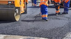 В Новобаварском районе ремонтируют дороги в частном секторе