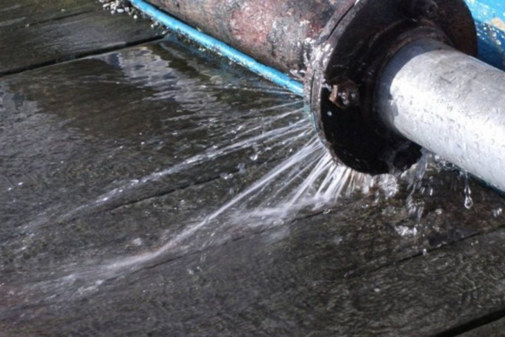 В Харькове коммунальные службы отремонтировали более километра водопроводных сетей