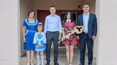 Девушка-сирота из Кегичевки получила жилье по государственной программе
