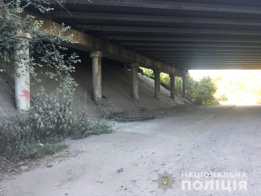 В Харькове мужчина отобрал сумку у пенсионерки