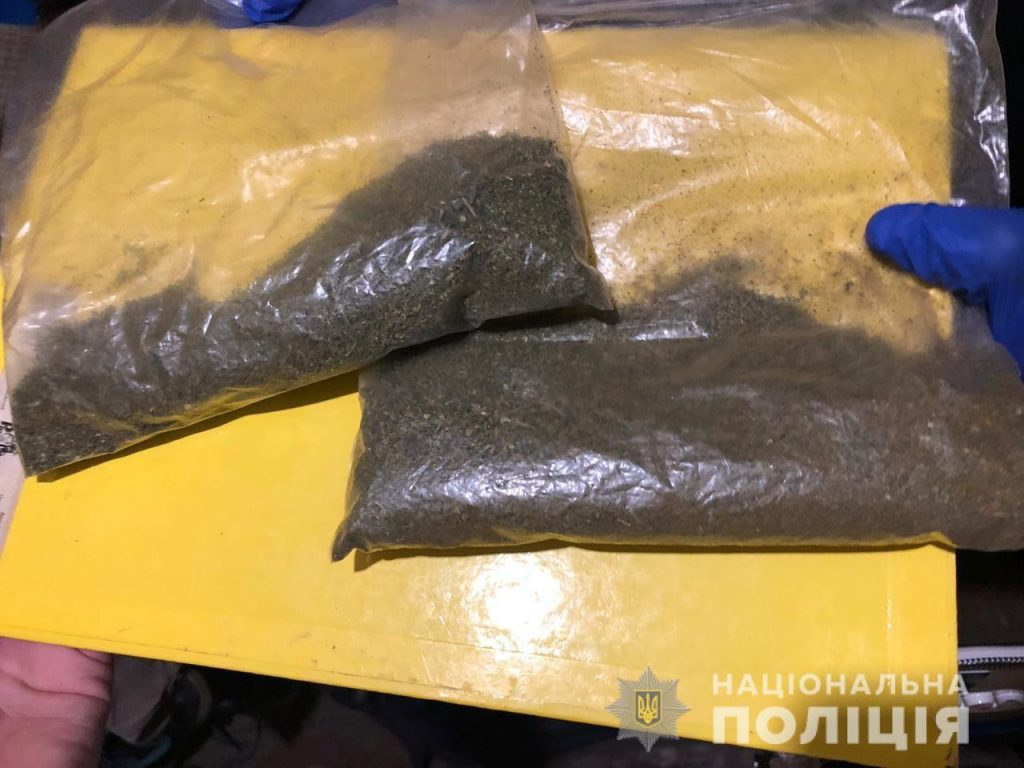 В Харькове мужчину поймали на продаже наркотиков
