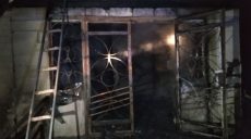 После пожара на даче в Харькове обнаружено тело неизвестного мужчины (фото)