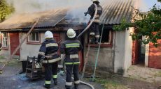 На Харьковщине горел частный дом (фото)
