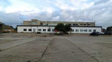 Пятеро неизвестных в балаклавах напали на сельскохозяйственное предприятие на Харьковщине (фото)