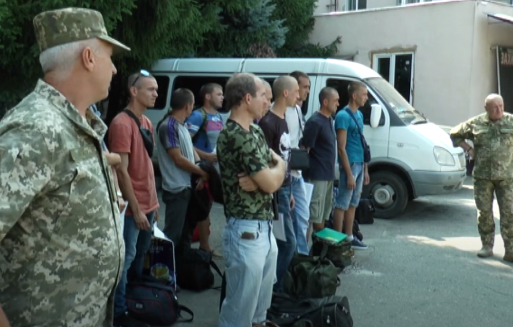 Більше тисячі харків’ян виявили бажання служити за контрактом у ЗСУ (відео)