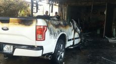 Во дворе частного дома сгорел Ford (фото)