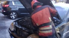 В Харькове во время движения вспыхнул Mercedes-Benz S-600 (фото)