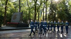 На честь Дня визволення міста Харкова на Меморіалі Слави поклали квіти