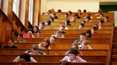 Вузы смогут самостоятельно выбрать, когда для их студентов начнется учебный год