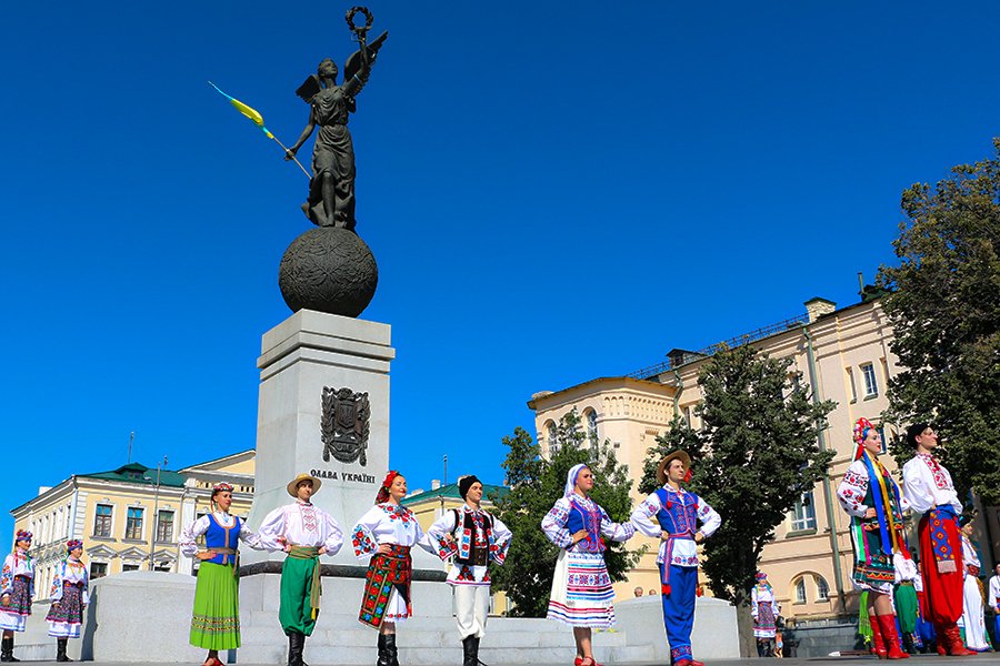 Святкові урочистості на харківському майдані Конституції відбулись без порушень правопорядку