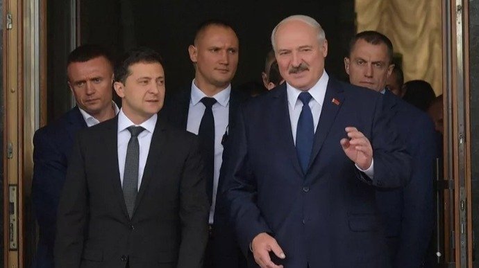 Украина приостановила официальные контакты с Беларусью — МИД