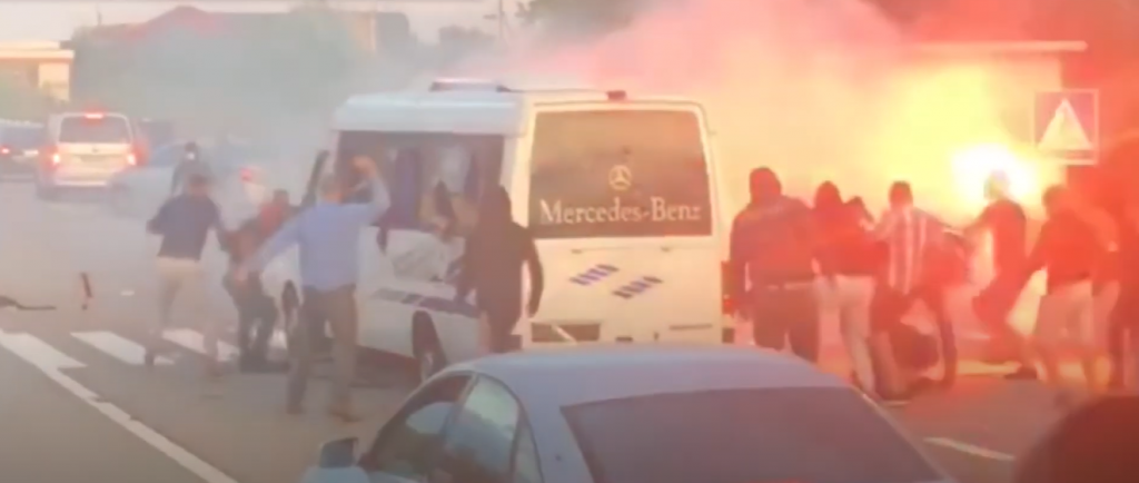 16 затриманих у справі про напад на автобус під Люботином взяли під варту (відео)