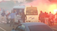 16 затриманих у справі про напад на автобус під Люботином взяли під варту (відео)